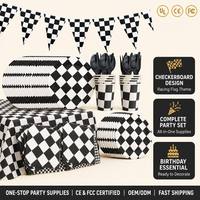 Décorations de fête d'anniversaire et de la Journée des enfants à carreaux noirs et blancs : Assiettes en papier, serviettes, gobelets, nappes, boîtes à bonbons, guirlandes et drapeaux