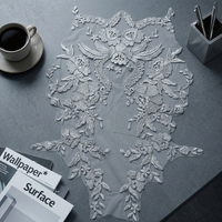 Robe de mariée brodée florale avec corsage en dentelle et appliques multicolores LT2562A – Luxe, élégance, sexy, traditionnelle, décontractée, antistatique, en maille