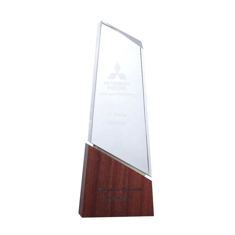 Moda artesanal de cristal prêmio troféu com base de madeira