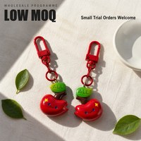 Vente en gros de pendentifs porte-clés magnétiques personnalisés en résine, motif paires de cerises, style dessin animé, fruits mignons, pour cadeaux en gros et accessoires de porte-clés