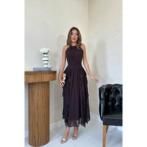 Robe de soirée en gros en marron avec devant plissé et volants - Product Image 5