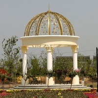 Grande pergola en marbre sculpté à la main, style romain grec, pour extérieur, à vendre
