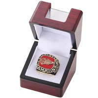 Vente en gros d'usine : Bagues de champion des Red Wings de Detroit 1997 pour fans, bijoux sportifs décontractés en alliage plaqué or vintage avec boîte en bois