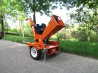 Broyeur de branches d'arbre à alimentation hydraulique, moteur à essence 15HP, machine à broyer le bois avec certification CE
