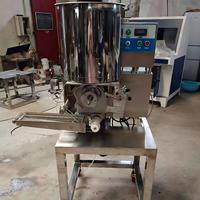 Machine automatique de formage de galettes de hamburgers en acier inoxydable commercial 30L 0,55kW 2100pcs/h, machine à faire des nuggets de poulet