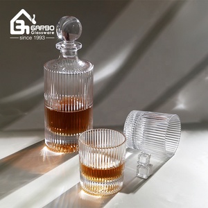 Carafe à vin haut de gamme pour bar, forme rayée, bouteille à <span class=keywords><strong>whisky</strong></span> de haute qualité avec verre à <span class=keywords><strong>whisky</strong></span> pour la maison, fournisseur chinois - Product Image 1