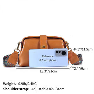 Sac en <span class=keywords><strong>cuir</strong></span> véritable pour femmes New Fashion Women's Simple Doctor's Handbag Vegetable Tanned Leather Single Shoulder Crossbody Pack - Product Image 6