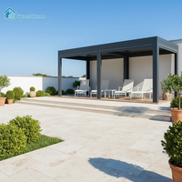 Pergola en aluminium Sweet Home avec toit à lames motorisées pour jardin