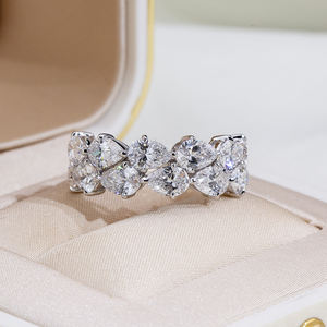 Anillo de diamantes cultivados en laboratorio de oro blanco de 18 quilates Messi Jewelry MSR-2028 para mujer - Product Image 3