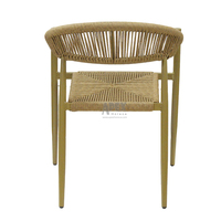Chaise de jardin en osier courbé avec corde pour patio Chaise de salle à manger d'extérieur empilable au design de luxe pour patio Vente en gros