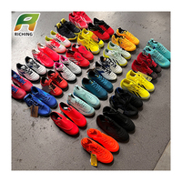 Fournisseur en gros de chaussures en surplus, chaussures de fin de série, export en vrac pour les importateurs africains