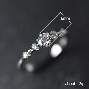 Anello con Design Floreale Traforato, Anello Impilabile per Donne - Product Image 5