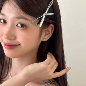 Pendientes de acero de titanio con estrella de mar de concha de playa para mujer, sin necesidad de quitar, diseño de nicho, simple, dulce y versátil - Product Image 3