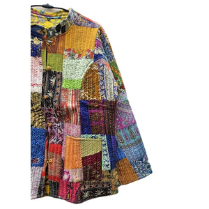 Veste en patchwork Kantha indienne faite à la main, 100% soie, réversible, pour l'été, avec décoration rayée, coupe douce et confortable, imprimé en coton - Product Image 4