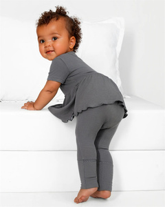 Mameluco de Apertura frontal de bambú personalizado para bebé, mono con estampado de bambú para niñas pequeñas con pantalones largos, ropa acanalada sólida con empuñaduras - Product Image 2