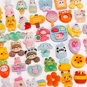 Commercio all'ingrosso simpatico cartone animato Kawaii resina Flatback Cabochon Charms per gioielli che fanno fai da te spilla per capelli cassa del telefono Slime Craft Toys