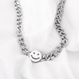 Yunnique-collar de acero inoxidable con cara sonriente de dibujos animados para hombres y mujeres, colgante de moda de estilo minimalista, joyería de cadena corta - Product Image 3