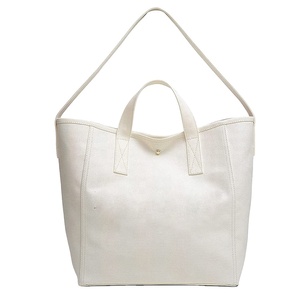 Sac fourre-tout en toile de coton noir et beige avec poche intérieure zippée, logo personnalisé OEM imprimé, bandoulière réglable - Product Image 3