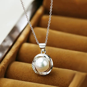 Collana con ciondolo geometrico rotondo per donna, gioielli semplici e alla moda, regalo per l'uso quotidiano - Product Image 1