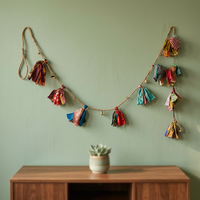 Guirnalda Navideña Multicolor Hecha a Mano de 3 Metros, Juego de 5 Piezas con Cuentas Metálicas y Campanas, Decoración para Colgar en la Pared, Interior y Exterior