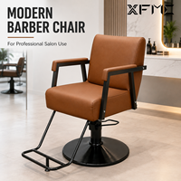 Fauteuil de Salon Hydraulique XFMC en Gros, Chaise de Barbier en Cuir Marron, Chaise de Coiffure avec Cadre en Acier Inoxydable Noir pour Salon de Beauté