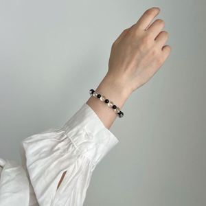 Bracelets élastiques Dylam au design classique pour femmes, bijoux fins, délicats, avec cristaux et onyx noir - Product Image 4