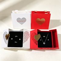 Coffret Cadeau Bijoux Saint-Valentin Romantique : Bague Double Ouverture Cœur Estampé à Chaud Rose, Collier et Boucles d'Oreilles