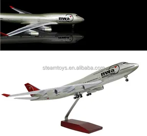 1/130 Scale 47CM Resin Aircraft Model American Northwest Airway 747 NWA B747 Model Airplane with LED Light for Decoration