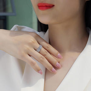 Anello di Fidanzamento di Lusso da Donna T0900 in Oro Bianco con Diamante Naturale Taglio Brillante Rotondo Colore D - Product Image 4