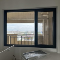 Fenêtre à battant en aluminium à rupture de pont thermique avec design moderne et verre Low-E pour une isolation thermique et une économie d'énergie dans les maisons et les bâtiments