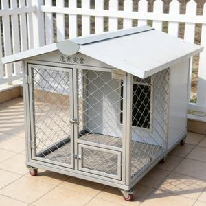 Caseta para Perros Estilo Granja Rústica para Exteriores - Techo a Dos Aguas con Cúpula para Propiedades Rurales - Product Image 5