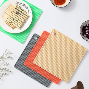 Vente flash : Sets de table en silicone résistants à la chaleur, dessous de plat multifonctionnels antidérapants en silicone - Product Image 5