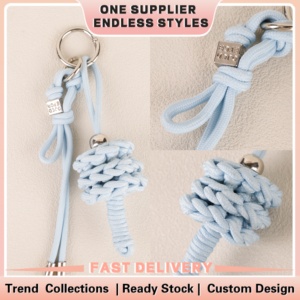 Colgante de punto con forma de helado, personalizable, para minoristas de bolsos tote, adorno de regalo, accesorio para llaves, artículos para <span class=keywords><strong>mercadillos</strong></span>. - Product Image 1