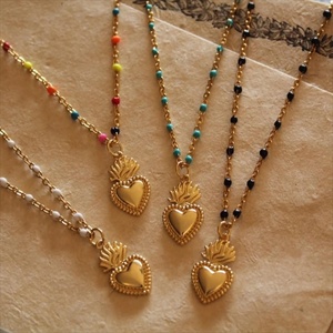 <span class=keywords><strong>Collana</strong></span> Vintage in <span class=keywords><strong>Oro</strong></span> 18K con Pendente a Forma <span class=keywords><strong>di</strong></span> Cuore Sacro <span class=keywords><strong>di</strong></span> Gesù in Acciaio Inox e Catena <span class=keywords><strong>Rosario</strong></span> Colorata Rosa - Product Image 4