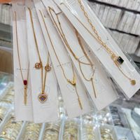 Collier tendance en alliage d'acier titane multicolore, inaltérable, pour femme, idéal pour les anniversaires, vente en gros transfrontalière