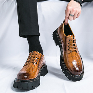 Zapatos de cuero informales para hombre, zapatos de vestir de cuero charol de estilo británico con punta redonda para boda, novio, fiesta de negocios, zapatos Oxford formales - Product Image 1