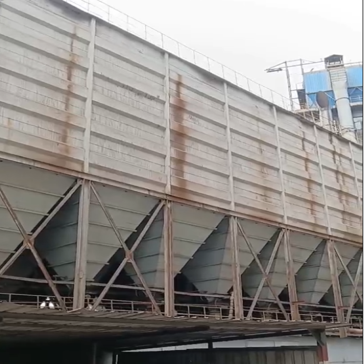 Long Filter Bags Small Footprint General Industrial Equipment / Cyclone Dust Collector for Sale