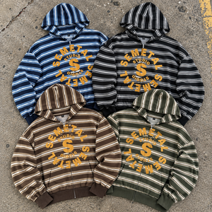 Sudadera con Capucha para Hombre, Color Verde Oscuro, Cierre de Botones, Bordados Azules, Sin Cuello, Tipo Polo, 500 g, Estilo Pana - Product Image 3