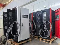 Nueva Estación de Carga Rápida para Vehículos Eléctricos de 60kW 120kW 180kW DC con Doble Conector CCS1, Estación de Carga EVSE Comercial de Alta Potencia con RFID