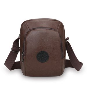 Nuevo bolso cruzado para hombre, pequeño y ligero, de piel sintética, para uso diario, en colores negro, marrón, azul oscuro y marrón claro, de color sólido. - Product Image 5