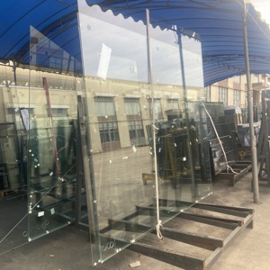 Verre trempé ultra-blanc de grande taille, fiable et à performance stable, verre renforcé ultra-transparent pour la décoration intérieure et extérieure - Product Image 1