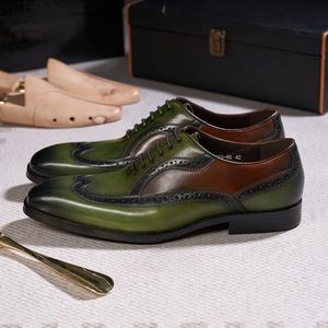 Chaussures habillées pour hommes XuanWu A655, style anglais, à enfiler, en cuir véritable, avec motif floral sur la pointe, légères et respirantes - Product Image 3