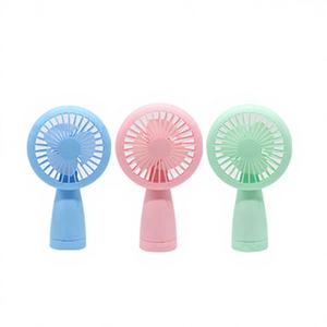 พัดลมตั้งโต๊ะพลาสติกแบบชาร์จไฟได้ 7 นิ้ว 72/2/36 ชิ้น/กล่อง มอเตอร์ไร้แปรงถ่าน สองระดับความเร็ว ภาษาอังกฤษ ใช้ในบ้าน รถยนต์ ภายนอกอาคาร รถบ้าน พัดลมตั้งพื้น กล่องแบตเตอรี่ - Product Image 1