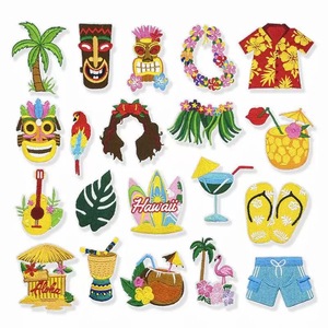 Parches Personalizados de Verano Hawaiano, Insignia Bordada de Máscara Tiki Tropical, Aplique Termoadhesivo de Flamenco y Palmera para Ropa de Fiesta en la Playa - Product Image 1