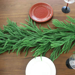 हस्तनिर्मित यूरोपीय शैली प्लास्टिक नॉरफ़ॉक पाइन रतन क्रिसमस पुष्पांजलि सजावट - Product Image 3