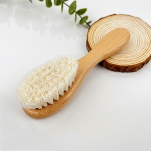 Juego <span class=keywords><strong>de</strong></span> Cepillo y Peine <span class=keywords><strong>para</strong></span> Bebé <span class=keywords><strong>de</strong></span> Madera Natural, Venta al Por Mayor OEM, Cepillo <span class=keywords><strong>de</strong></span> <span class=keywords><strong>Baño</strong></span> <span class=keywords><strong>de</strong></span> Pelo <span class=keywords><strong>de</strong></span> Cabra Suave <span class=keywords><strong>de</strong></span> Alta Calidad <span class=keywords><strong>para</strong></span> Masaje - Product Image 2