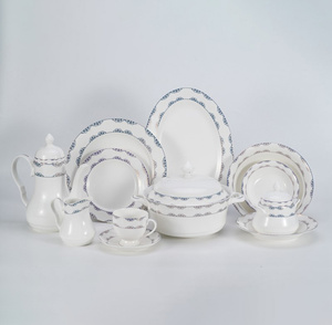 Juego de cena blanco de estilo inglés occidental, 61 Uds., <span class=keywords><strong>vajilla</strong></span> de cerámica de porcelana, <span class=keywords><strong>vajilla</strong></span> de porcelana de hueso nuevo, juegos de <span class=keywords><strong>vajilla</strong></span> con borde dorado de Metal - Product Image 3