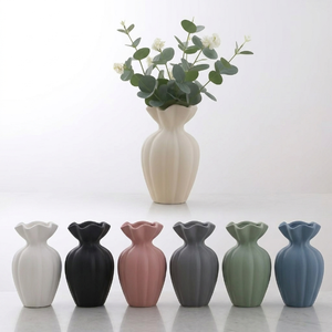 Vase à fleurs en céramique blanc mat nordique, fait main, texturé, cannelé, hydroponique, pour table et salon (vente en gros) - Product Image 3