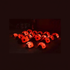 Lámparas de resina impermeables de alta calidad con forma de mariquita luminosa para jardín, parque, plaza, decoración navideña. - Product Image 1