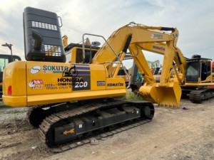 Excavadora Hidráulica Usada Komatsu PC200-8/PC220, Modelo 2020, Potencia de 180KW, Peso Operativo de 20 Toneladas - Product Image 5